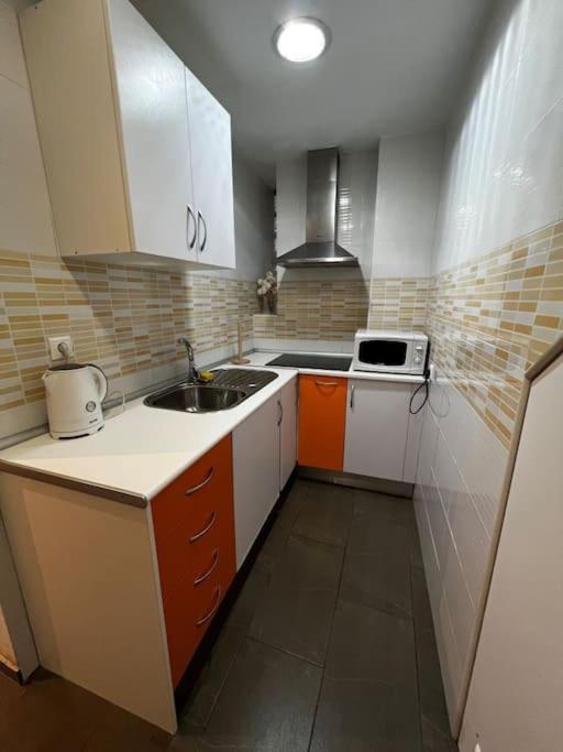 Great Apartment Close To Plaza De Torres Alicante Buitenkant foto